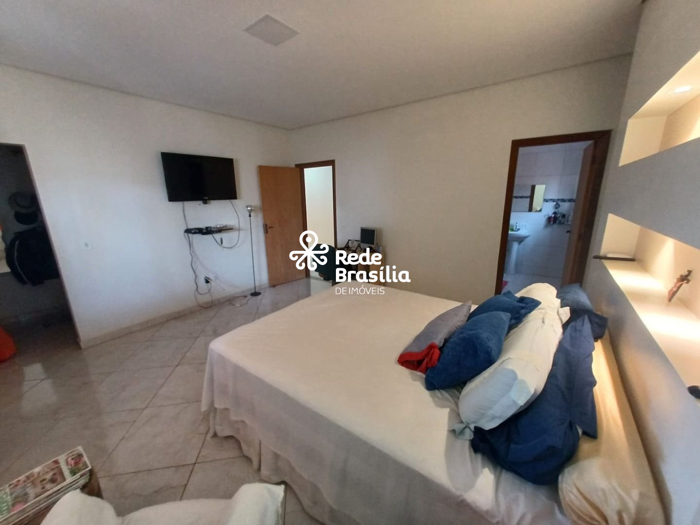 Imagem da propriedade DI593 4