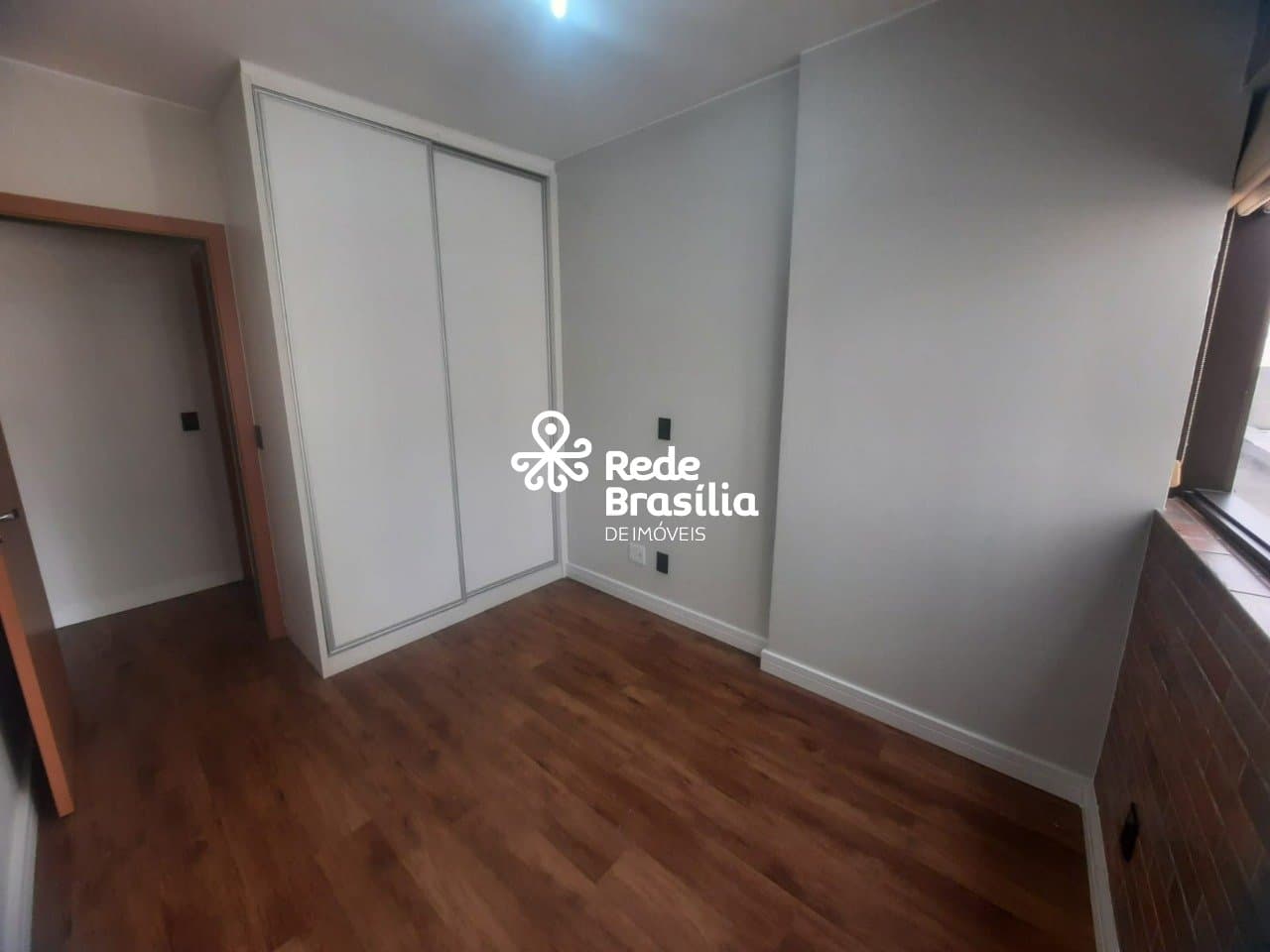 Imagem da propriedade UB1576 12